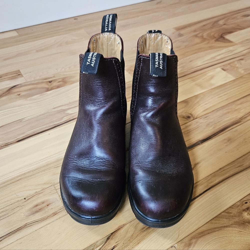 Blundstone Burgundy Chelsea Ankle Boots